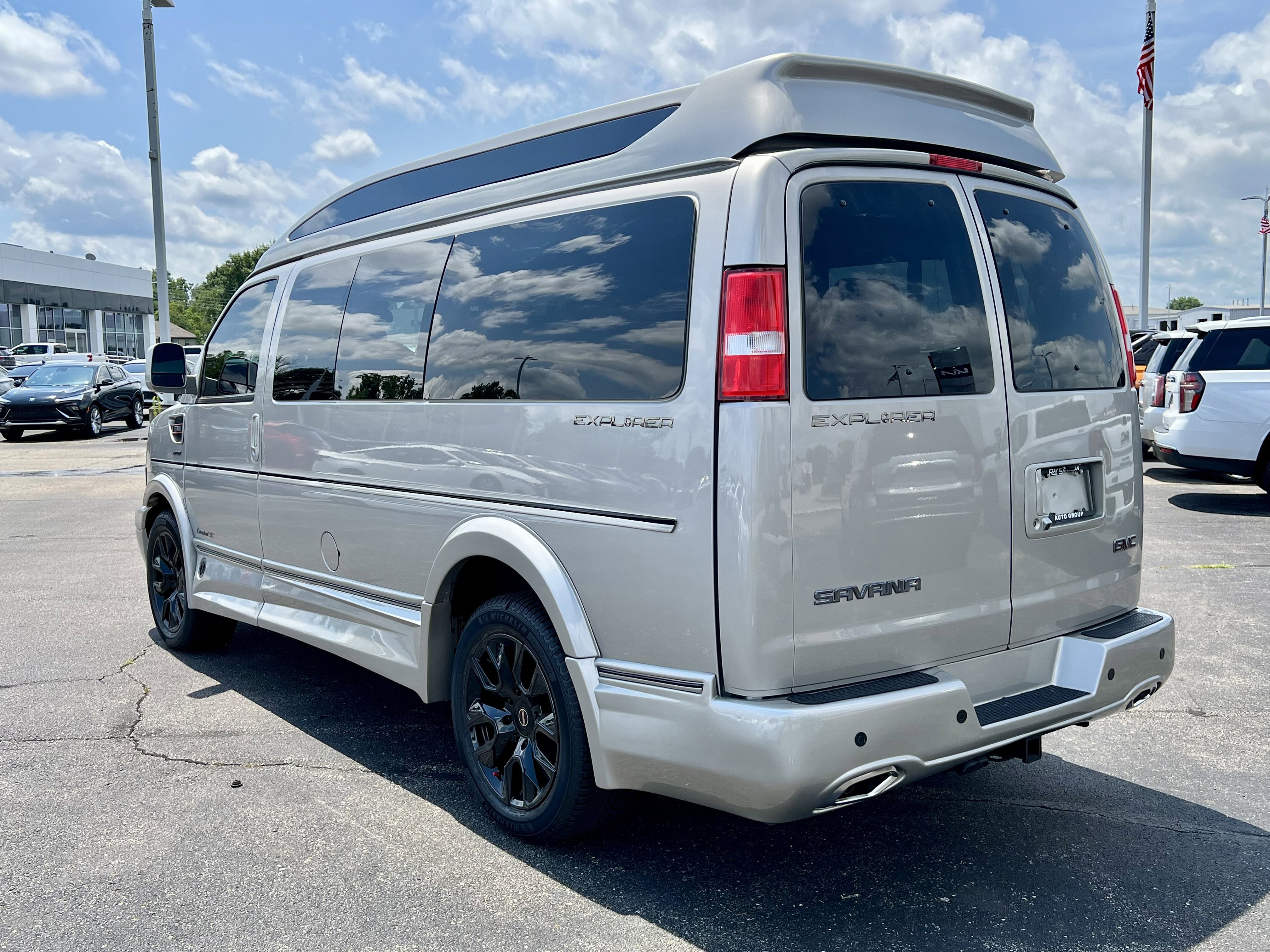 New 2025 GMC Savana 2500 w/ Driver Convenience Package RWD image 5