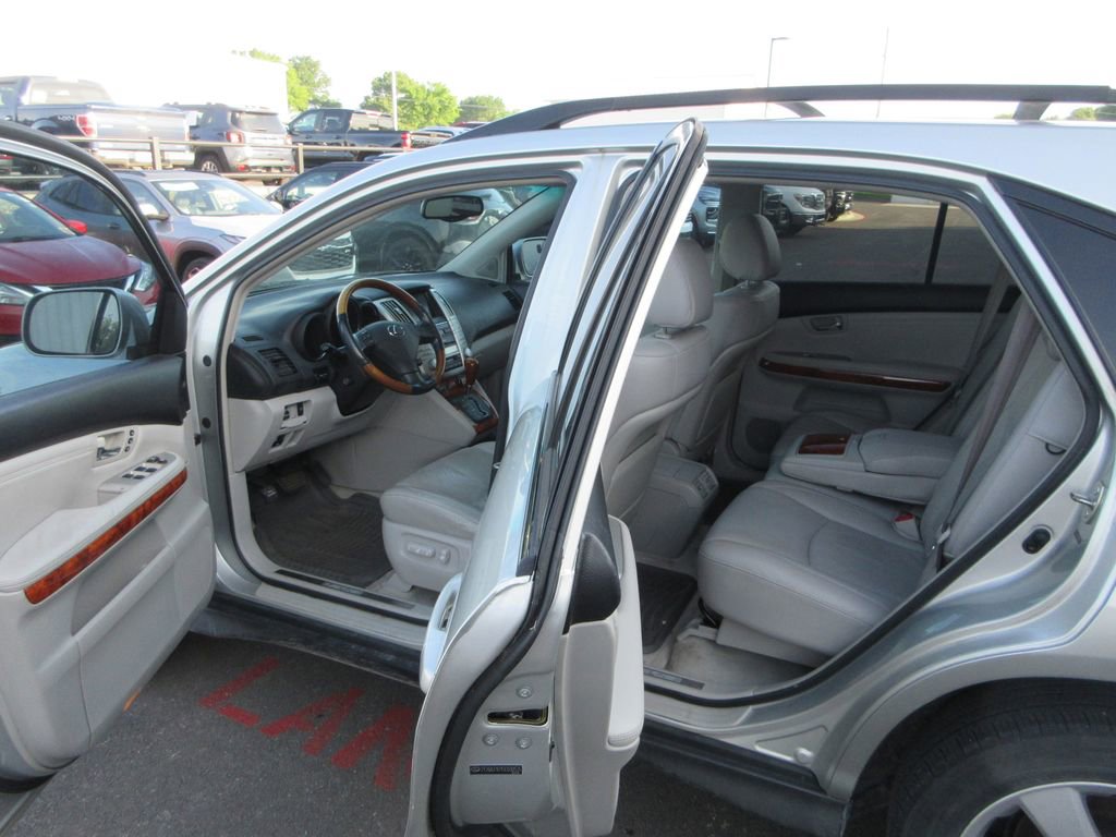 Used 2005 Lexus RX 330 FWD image 5