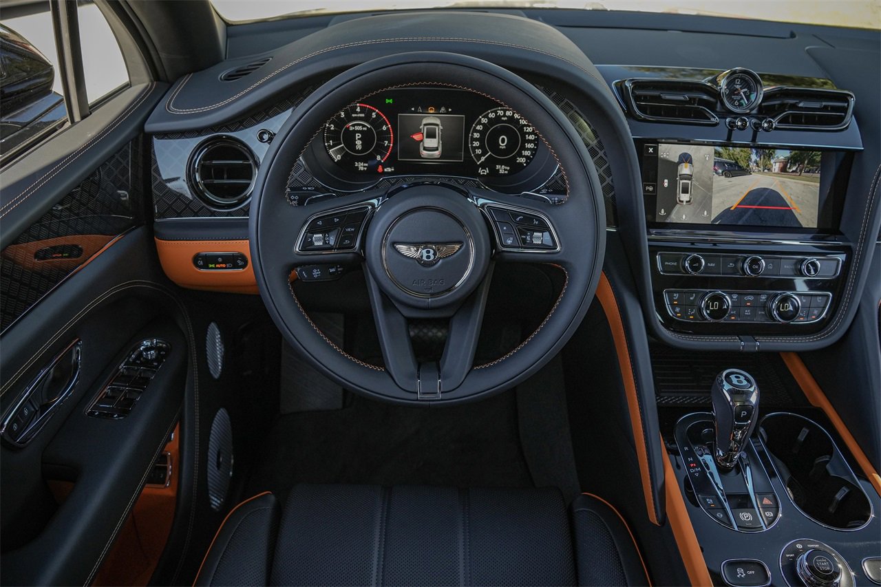 New 2025 Bentley Bentayga image 33
