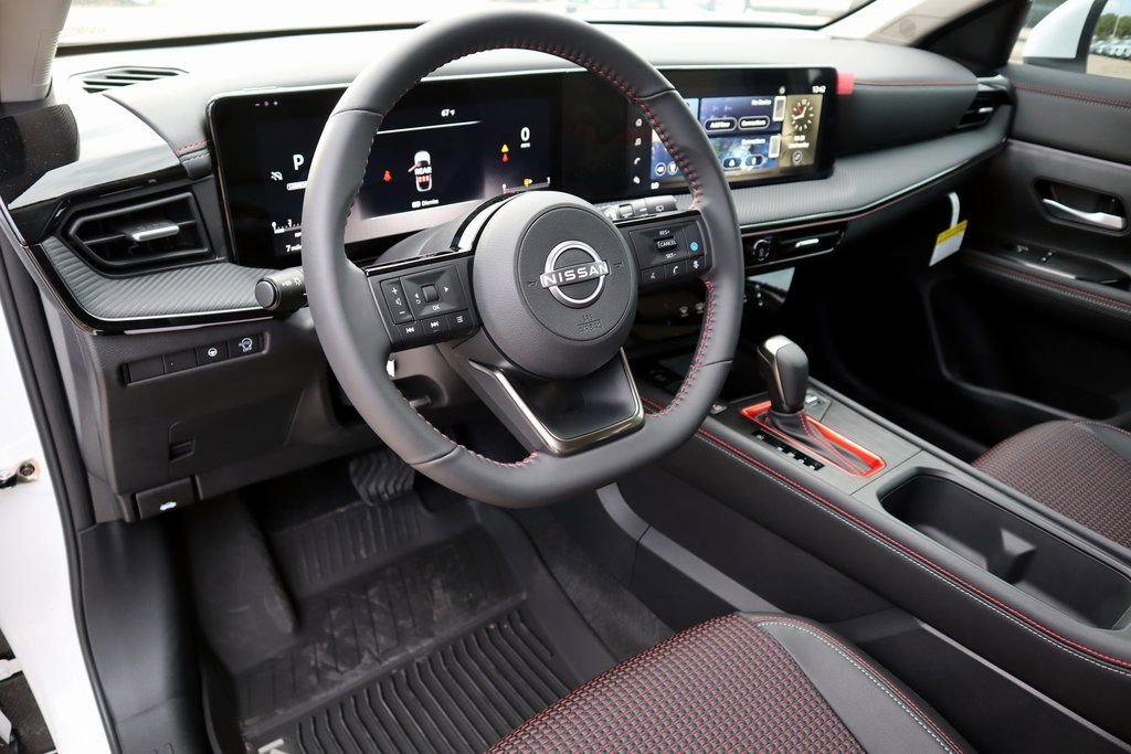 New 2025 Nissan Kicks SR FWD image 13