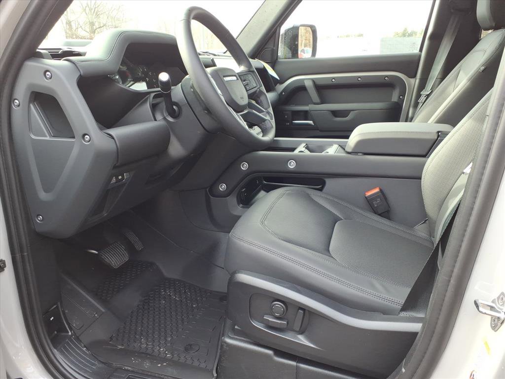 New 2026 Land Rover Defender 110 X-Dynamic SE image 17