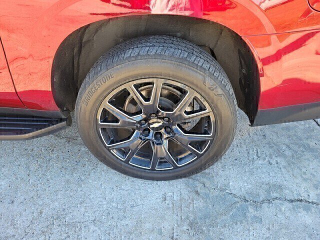 Used 2021 Chevrolet Suburban LT w/ LT Signature Package RWD image 17