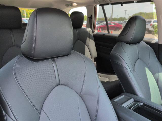 Certified 2026 Toyota Grand Highlander AWD Hybrid image 7
