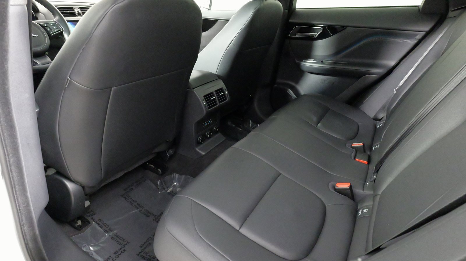 Used 2020 Jaguar F-PACE Premium image 39