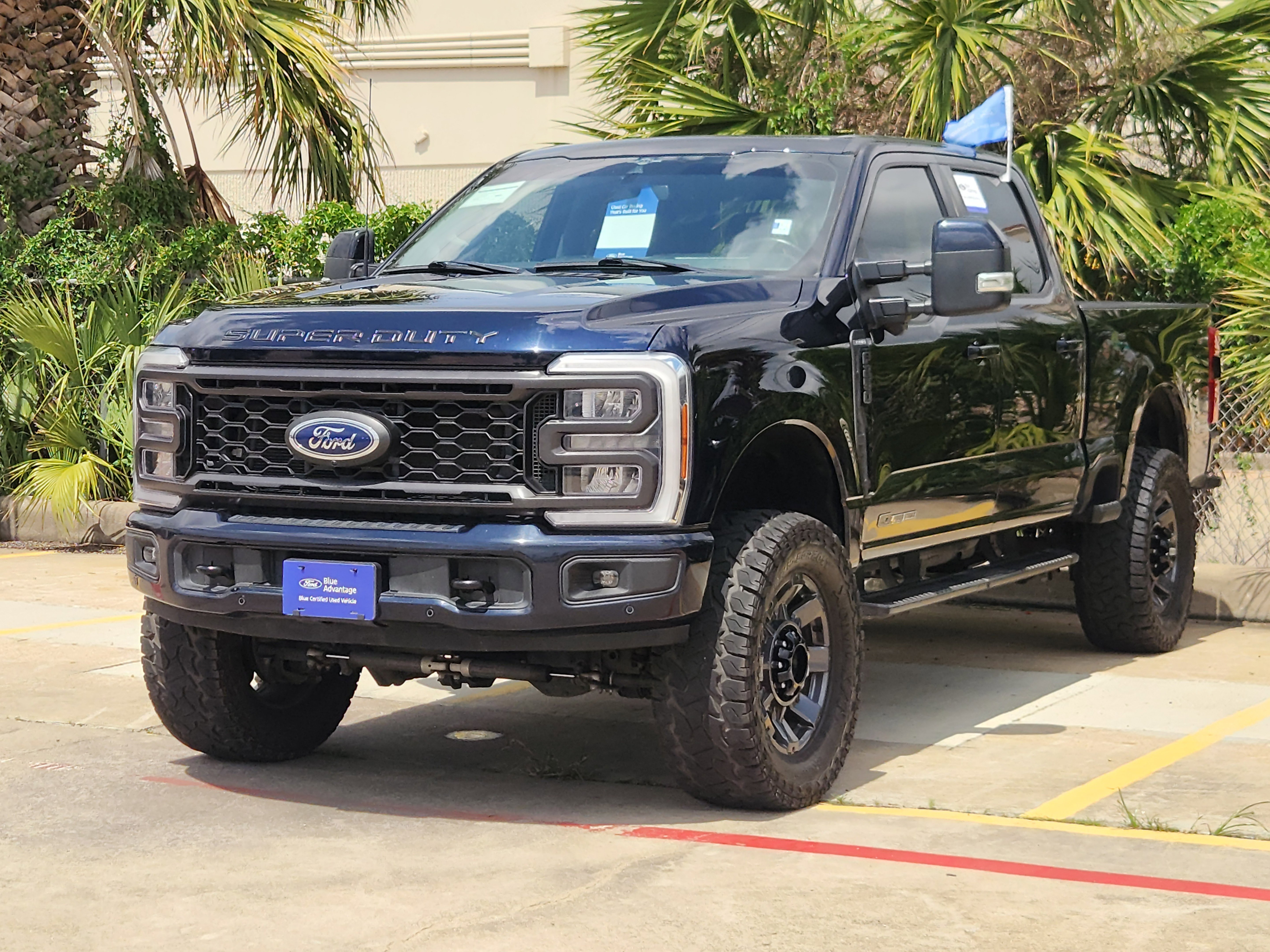Certified 2023 Ford F250 4x4 Crew Cab Super Duty image 2