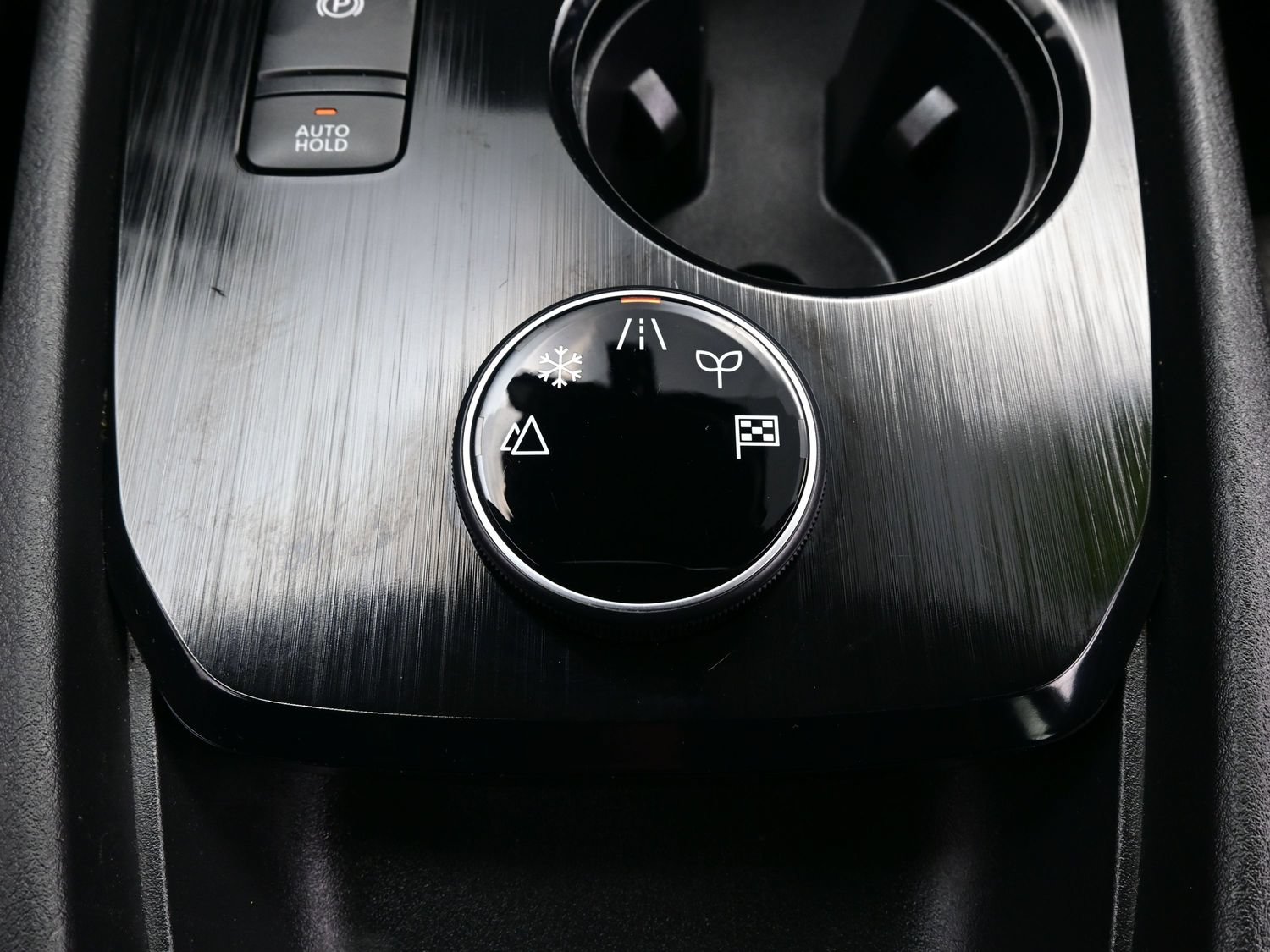 Used 2024 Nissan Rogue SV AWD/4WD image 25