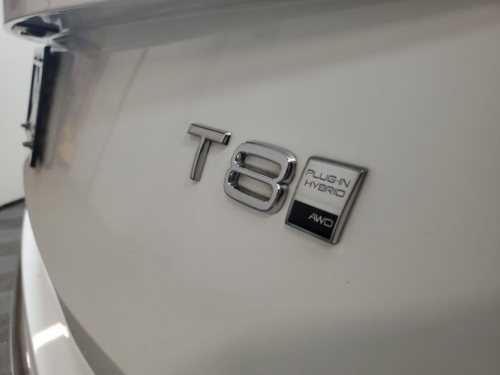 Certified 2025 Volvo XC90 T8 Core AWD/4WD image 9