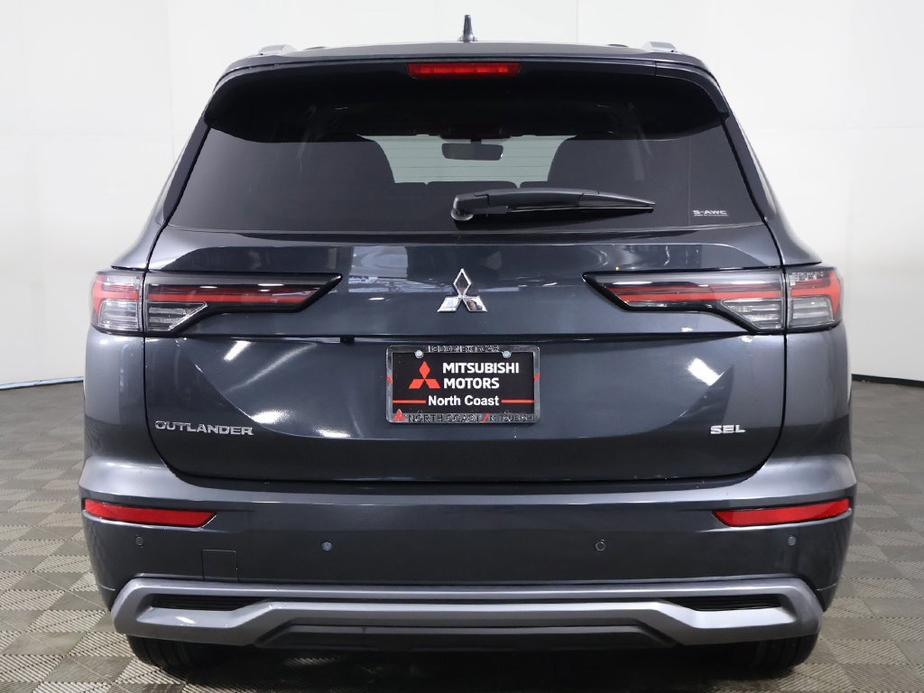 New 2026 Mitsubishi Outlander SEL image 17
