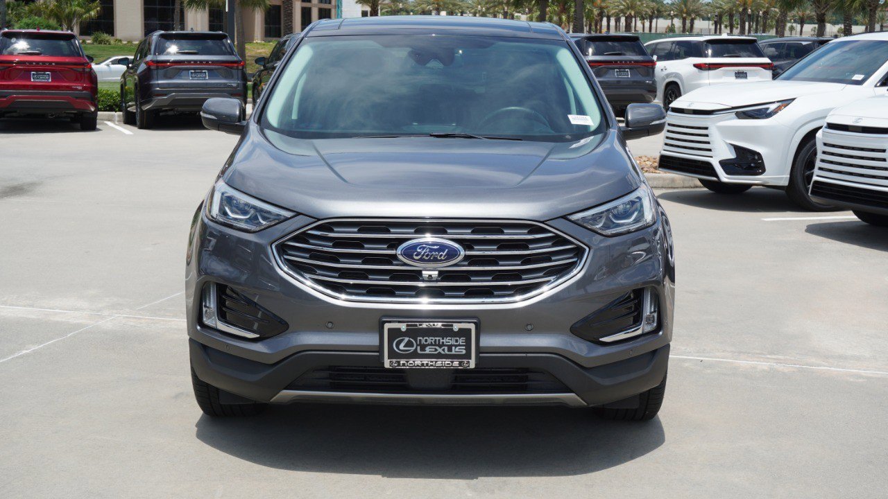 Used 2022 Ford Edge Titanium w/ Equipment Group 301A AWD/4WD image 3