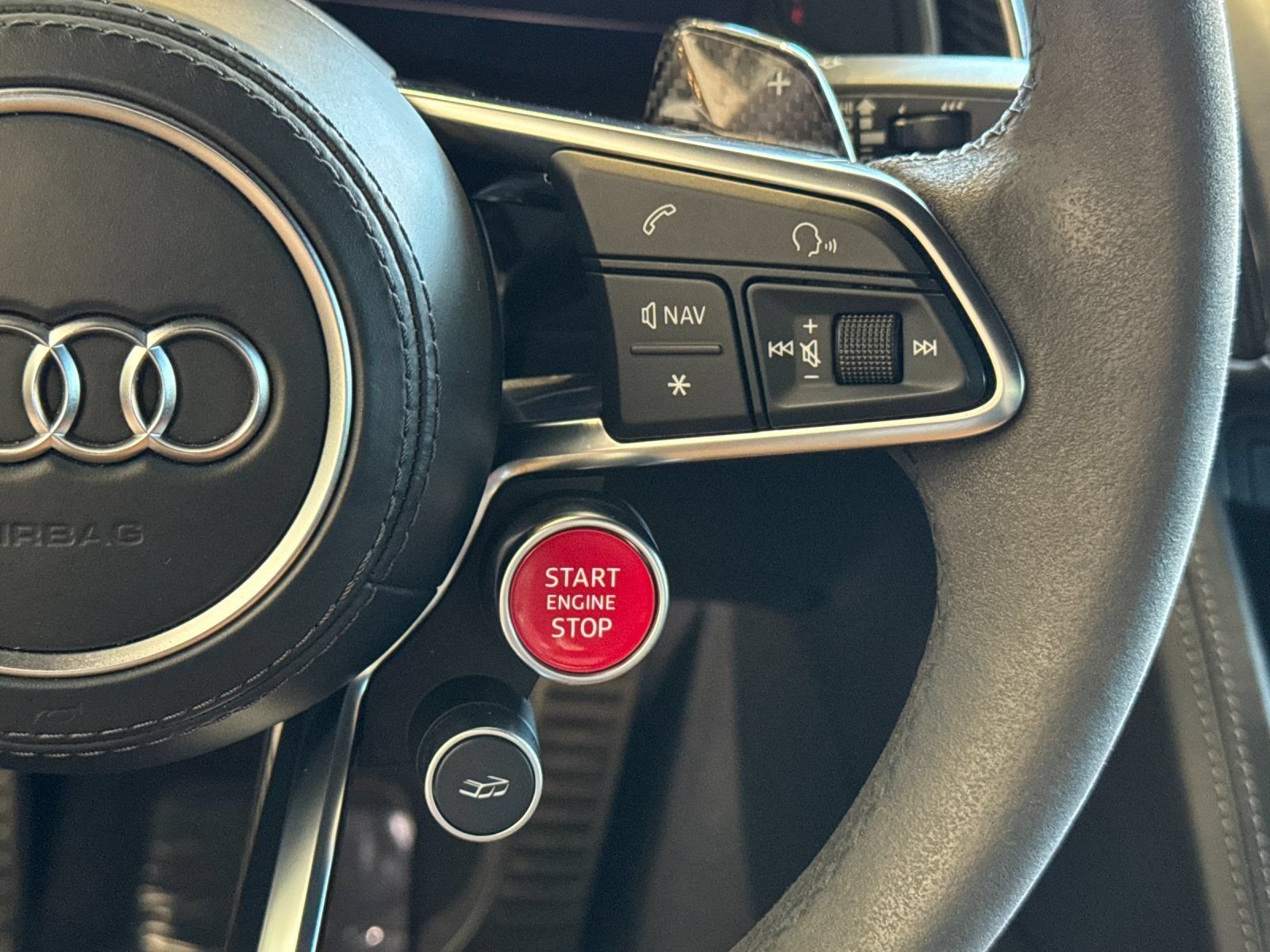 Used 2018 Audi R8 V10 plus w/ Full Leather Package AWD/4WD image 24