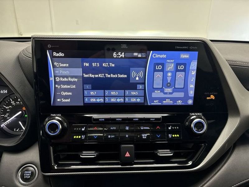 Used 2021 Toyota Highlander Limited AWD/4WD image 45