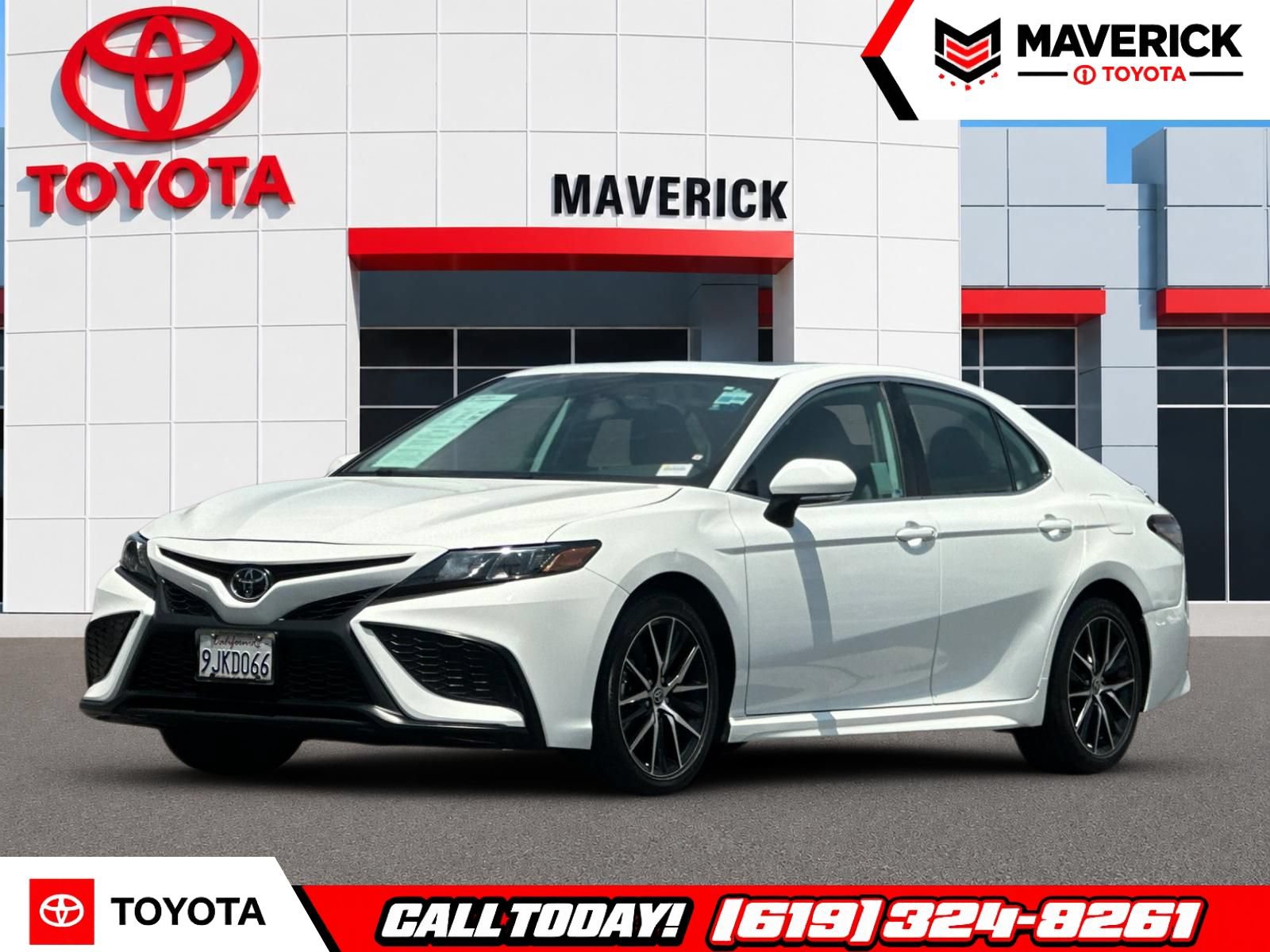 Used 2024 Toyota Camry SE FWD image 1