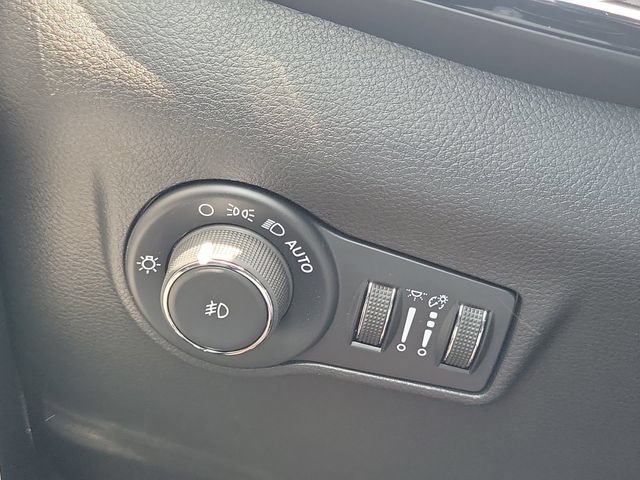 New 2026 Jeep Compass Limited w/ Sun, Sound & Navigation Group AWD/4WD image 20