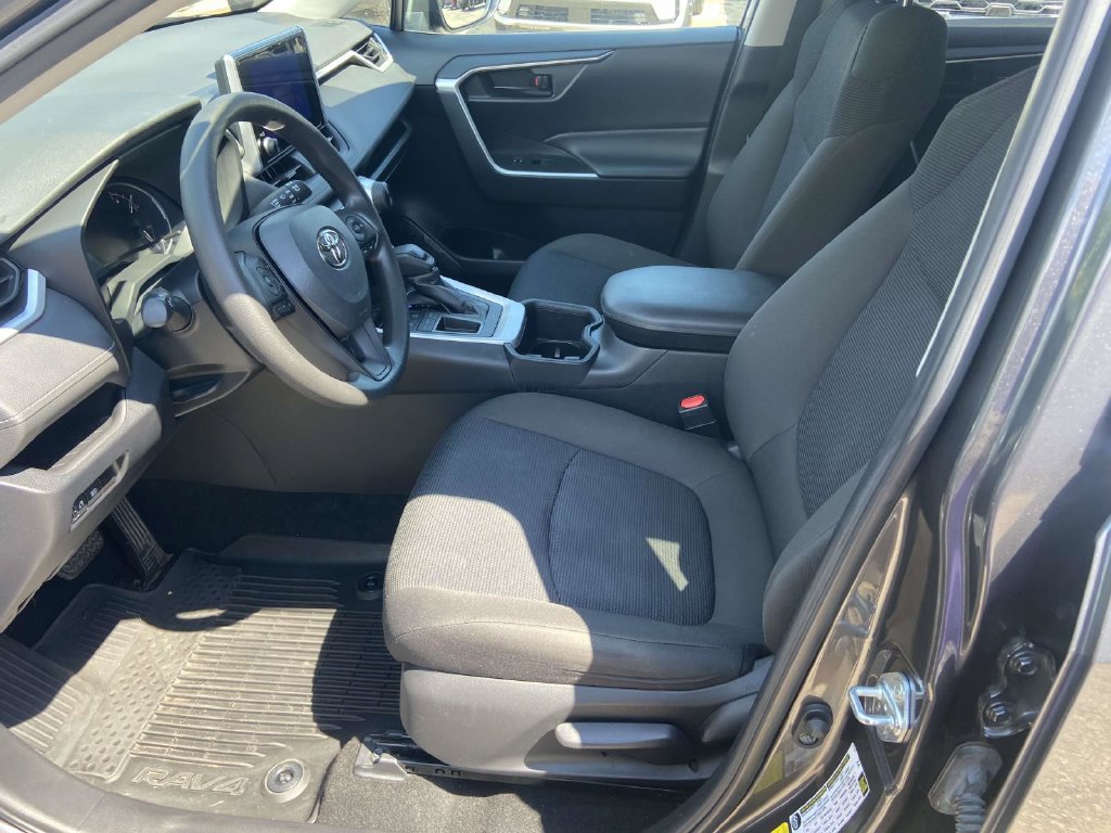 Used 2023 Toyota RAV4 LE FWD image 13