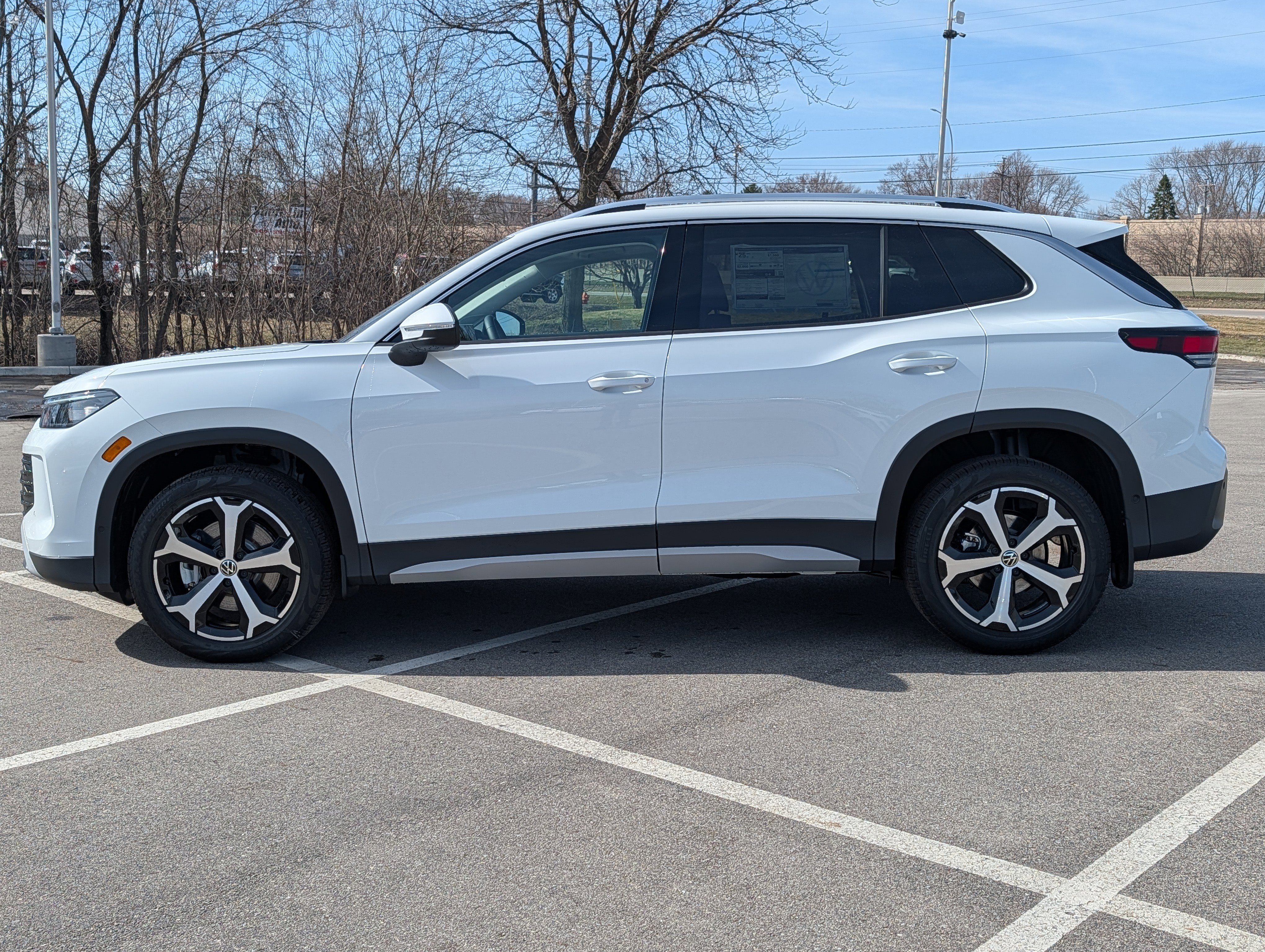 New 2026 Volkswagen Tiguan SE video 3