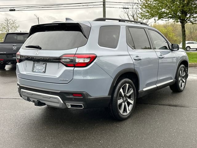 Used 2024 Honda Pilot Touring image 4