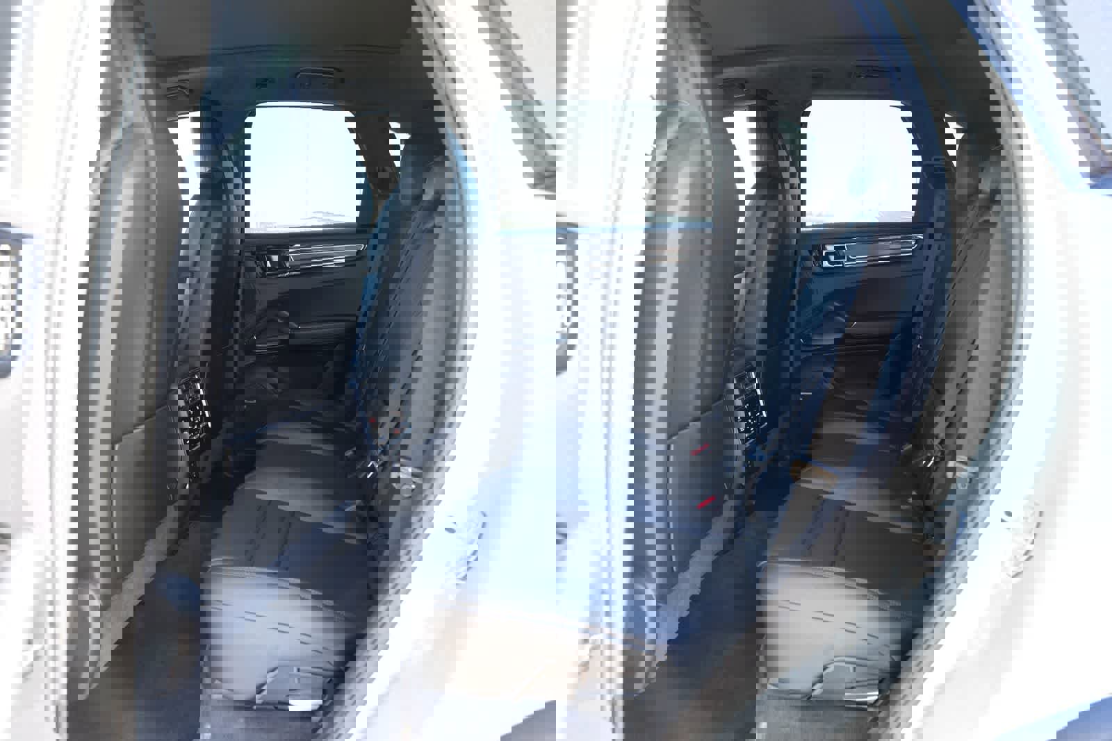 Used 2021 Porsche Cayenne GTS image 17