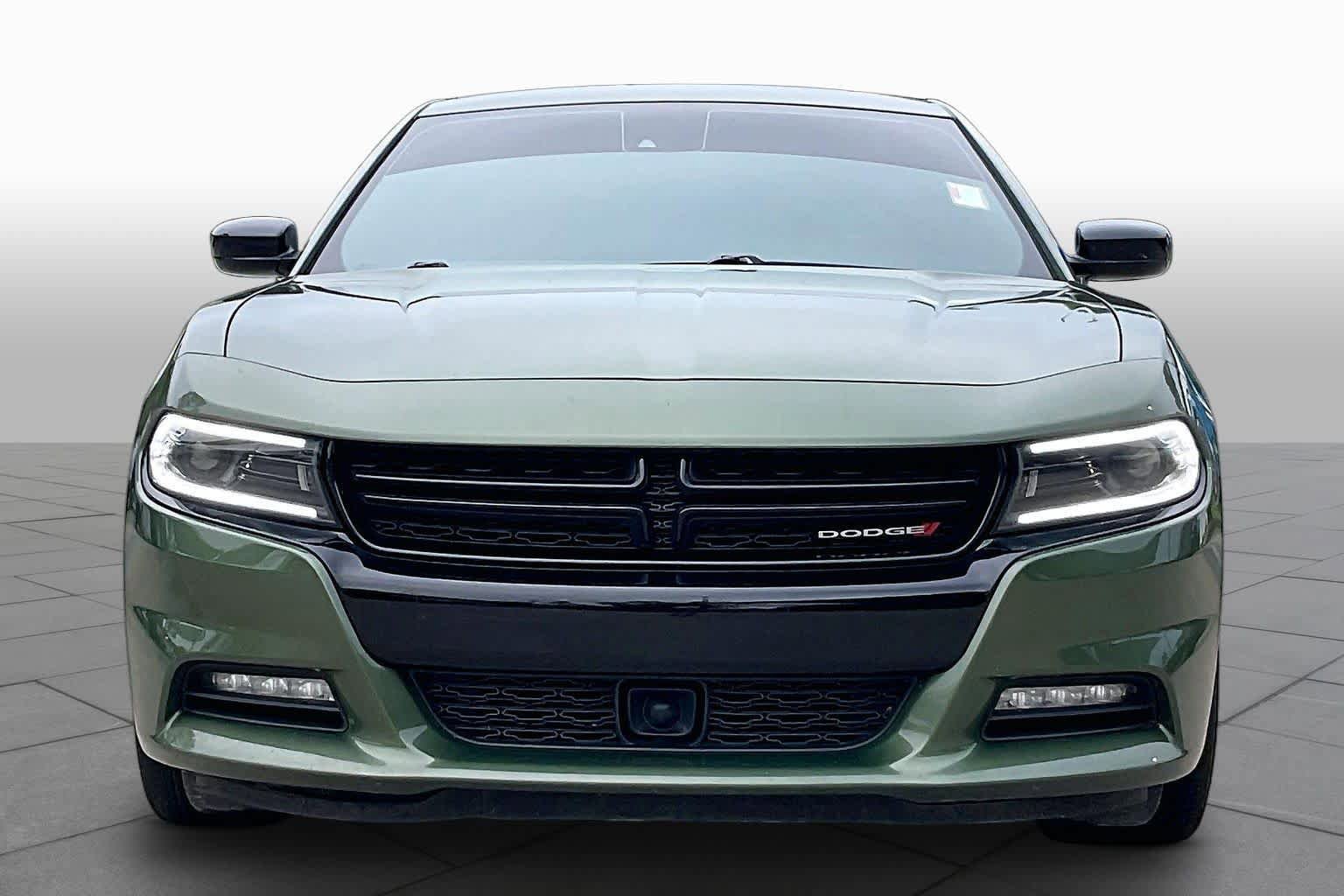 Used 2022 Dodge Charger SXT w/ Plus Group RWD image 4