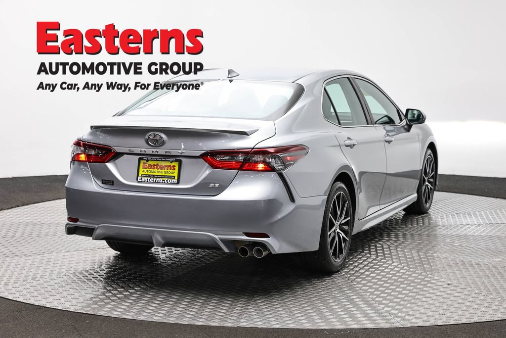 Used 2023 Toyota Camry SE FWD image 5
