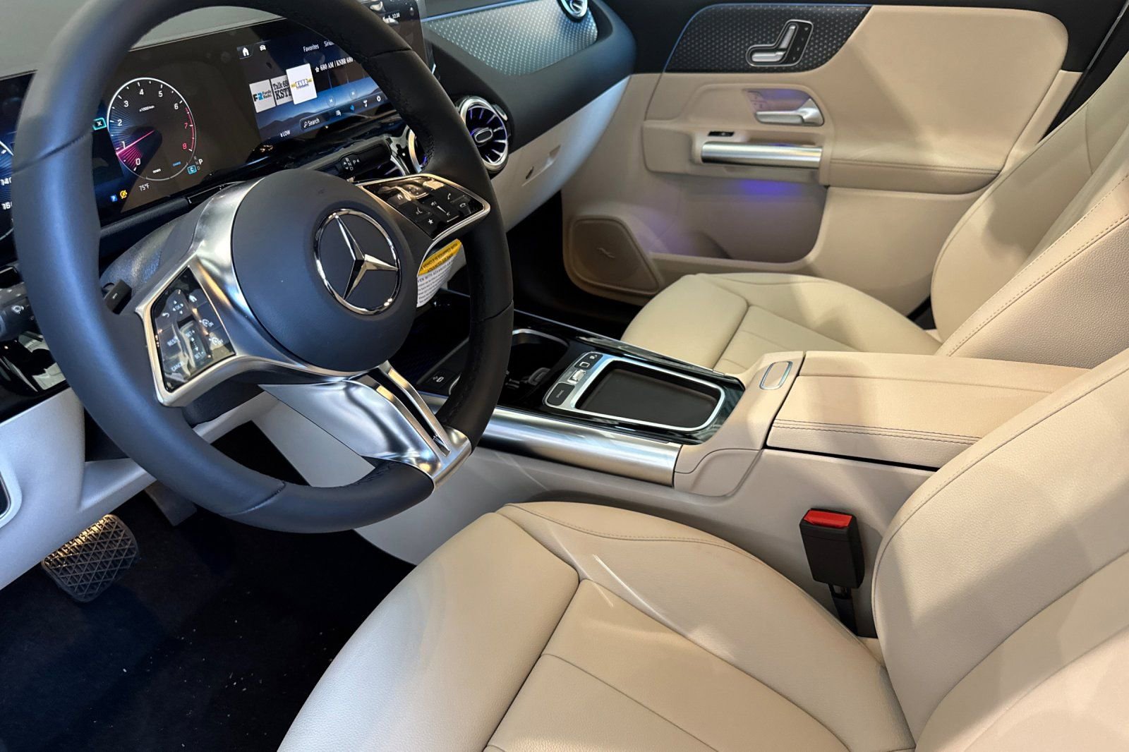 New 2025 Mercedes-Benz GLA 250 image 10