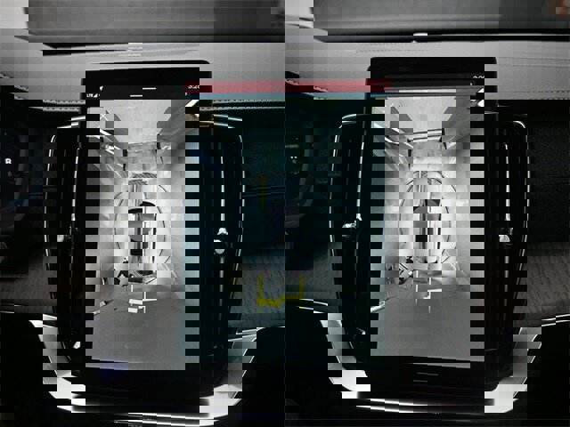 New 2025 Volvo XC90 T8 Ultra w/ Protection Package Premier image 12