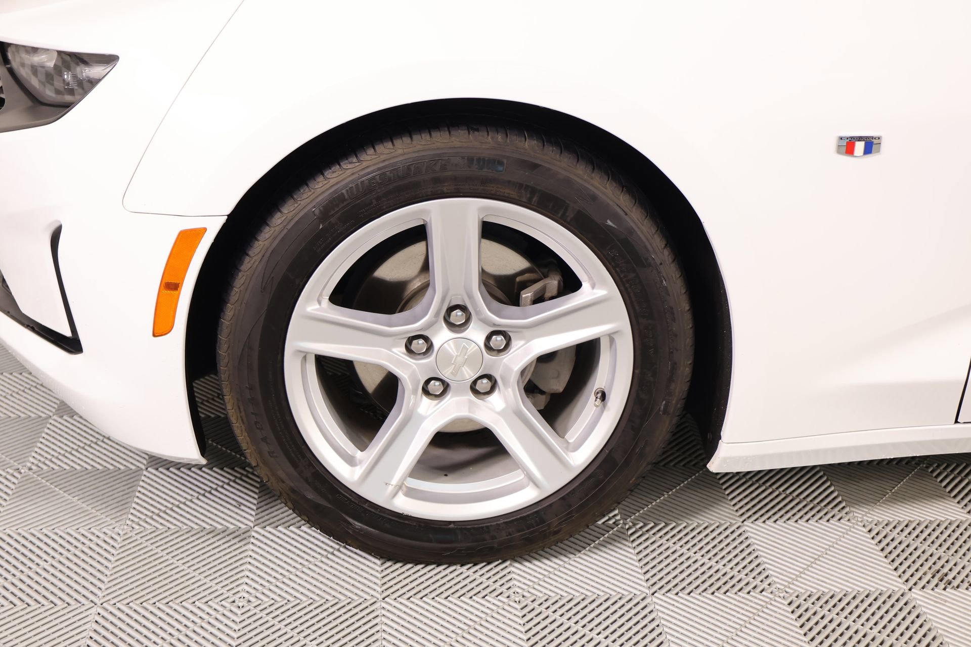 Used 2023 Chevrolet Camaro LT RWD image 15