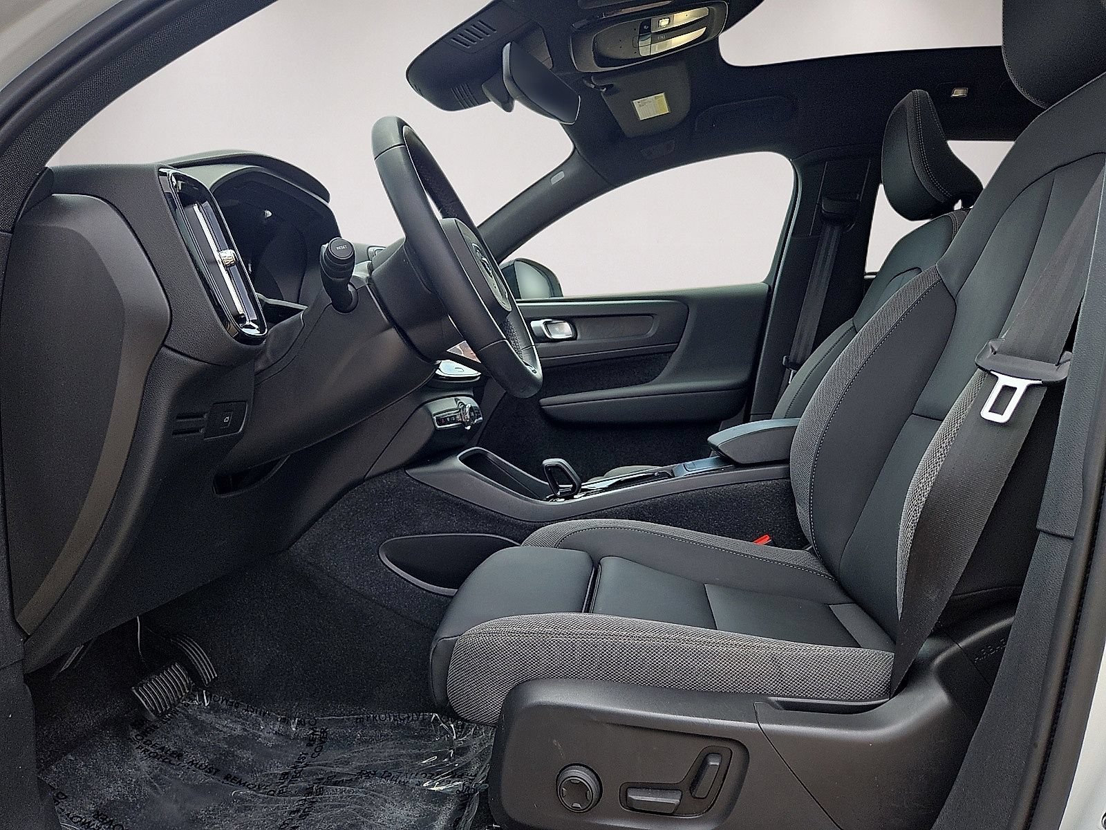 Certified 2023 Volvo C40 Recharge Core AWD/4WD image 23