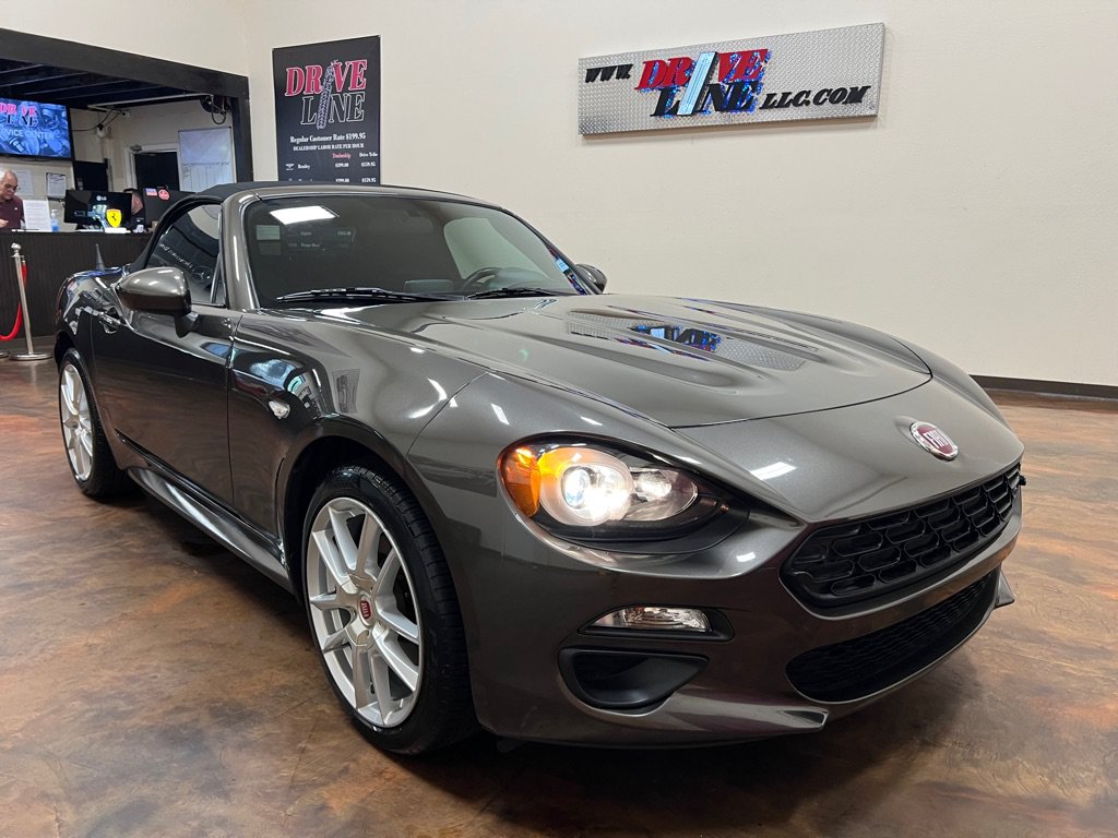 Used 2017 FIAT 124 Spider Classica RWD image 13