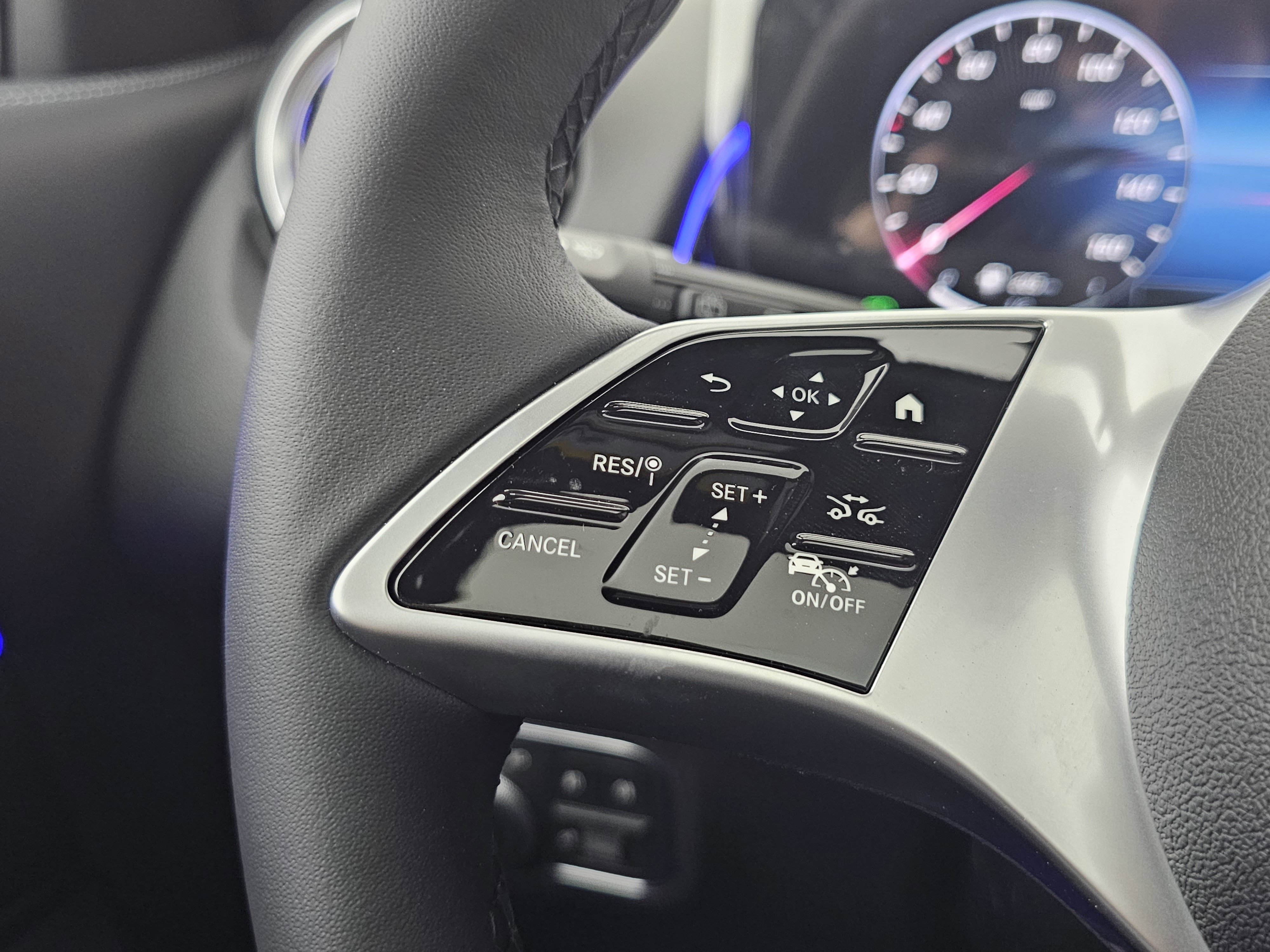 New 2026 Mercedes-Benz GLB 250 4MATIC image 40