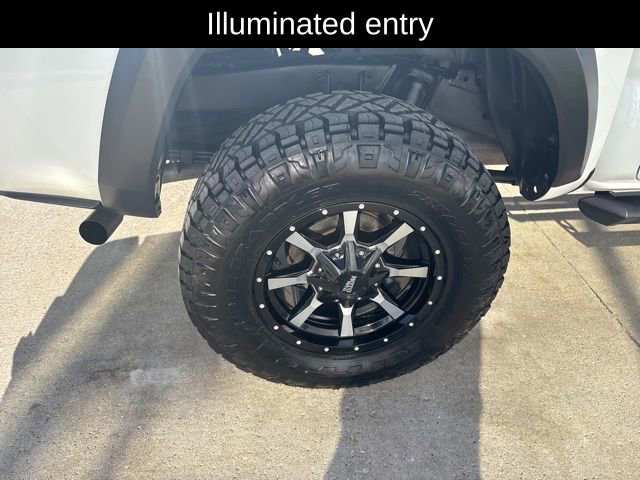 Used 2021 Toyota Tacoma SR5 w/ Trail Edition image 10