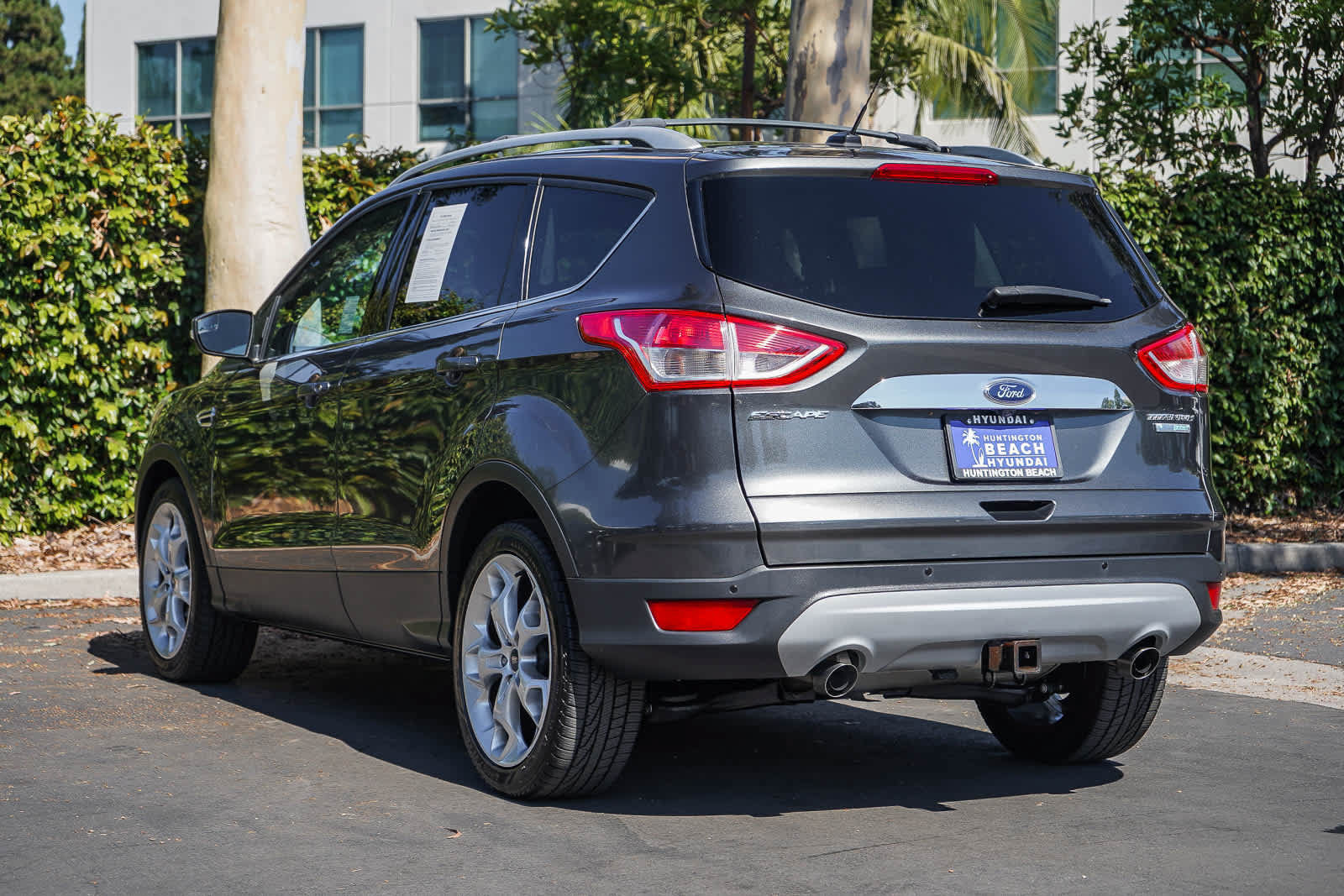 Used 2016 Ford Escape Titanium FWD image 4