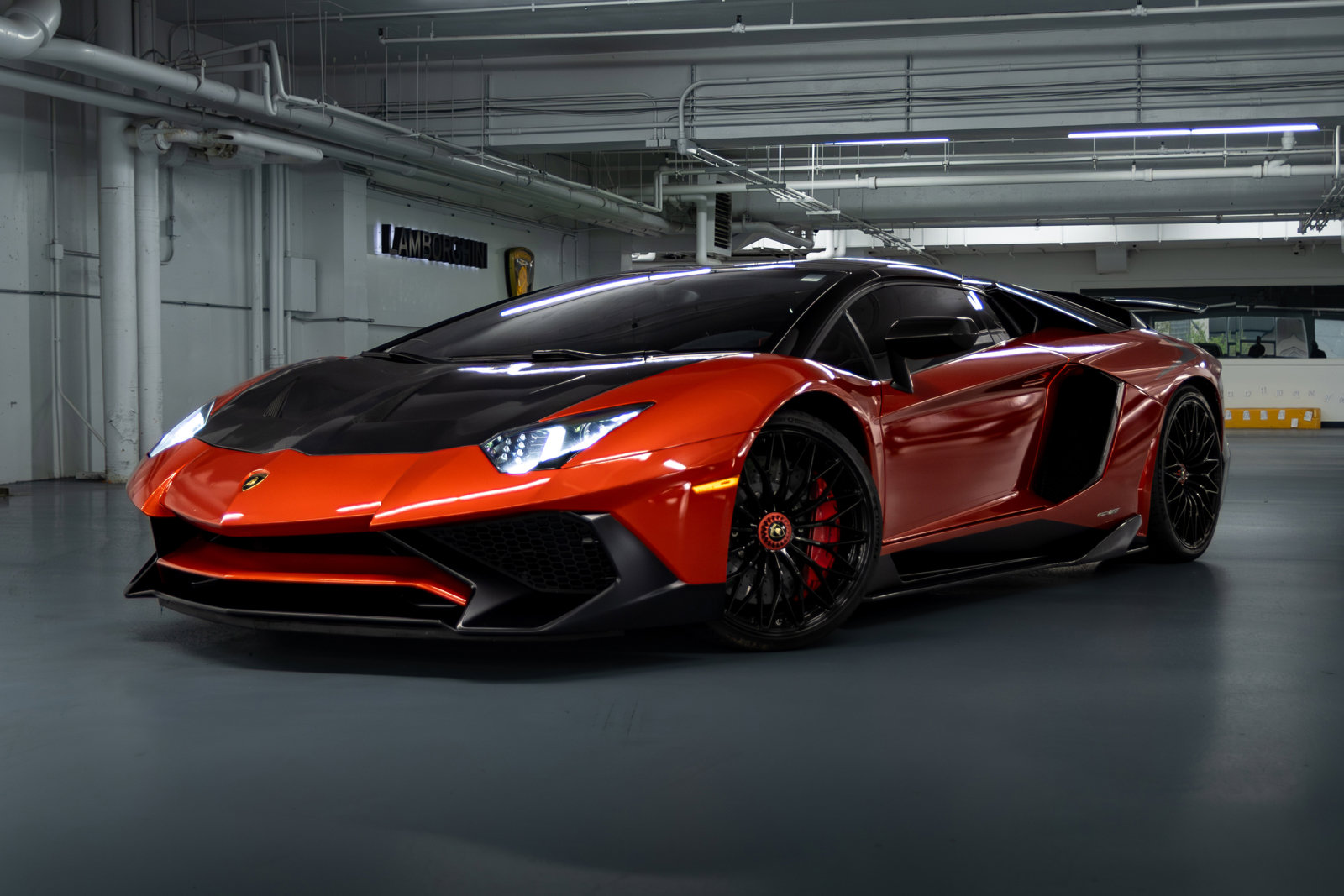 Used 2016 Lamborghini Aventador LP 750-4 Superveloce AWD/4WD image 2