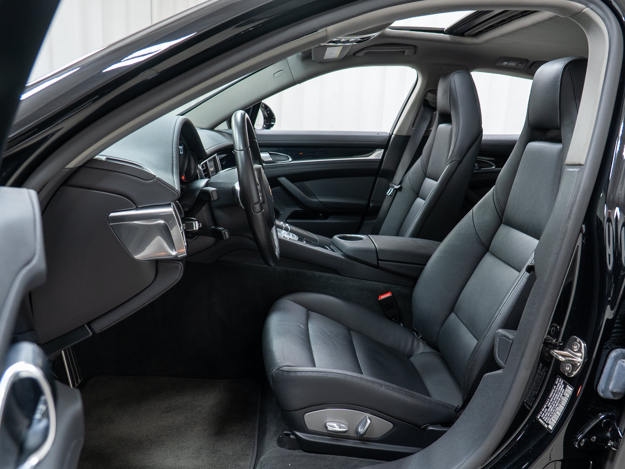 Used 2011 Porsche Panamera 4 AWD/4WD image 16