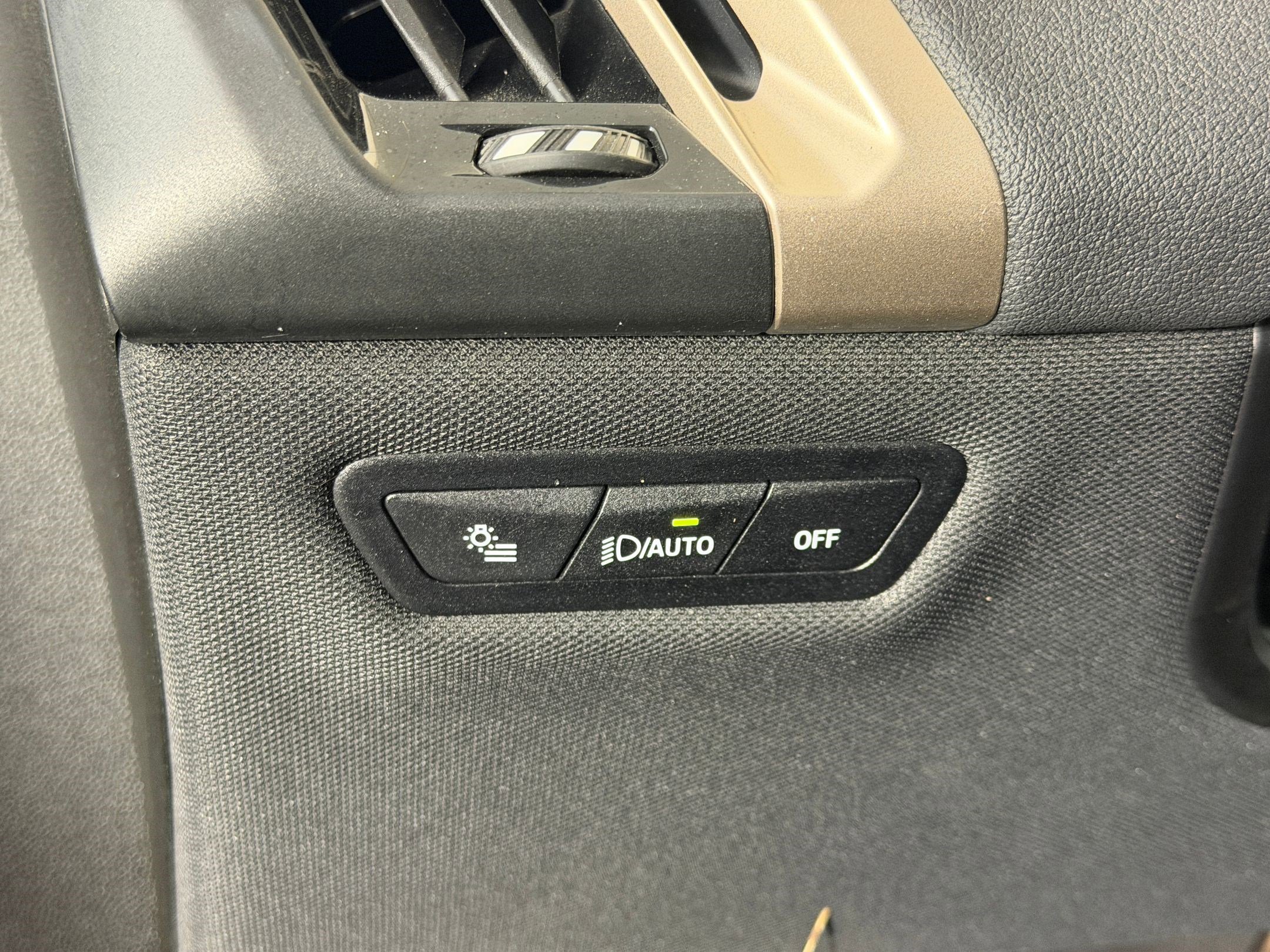 Certified 2024 BMW iX xDrive50 w/ Premium Package AWD/4WD image 19