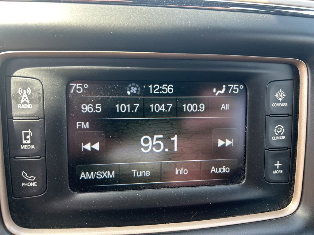 Used 2017 Jeep Grand Cherokee Laredo w/ Quick Order Package 23E image 28