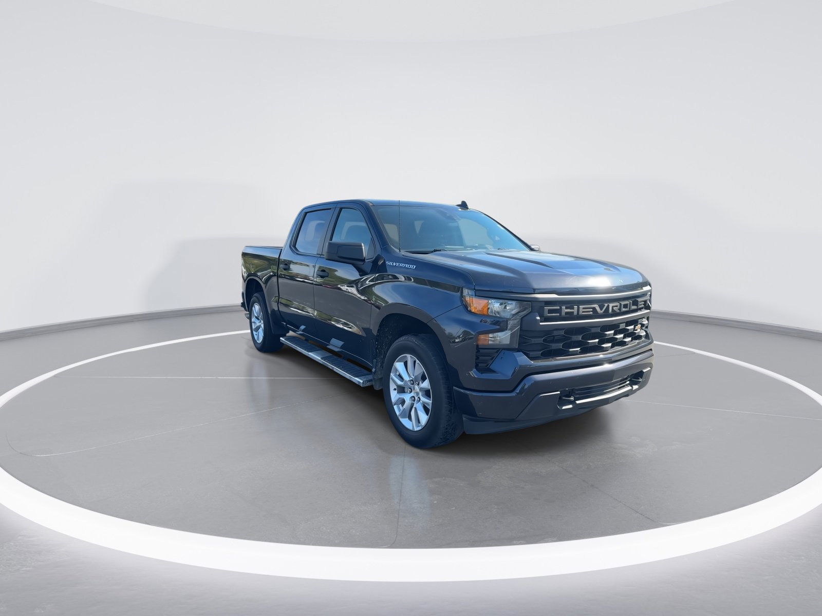 Used 2022 Chevrolet Silverado 1500 Custom image 2