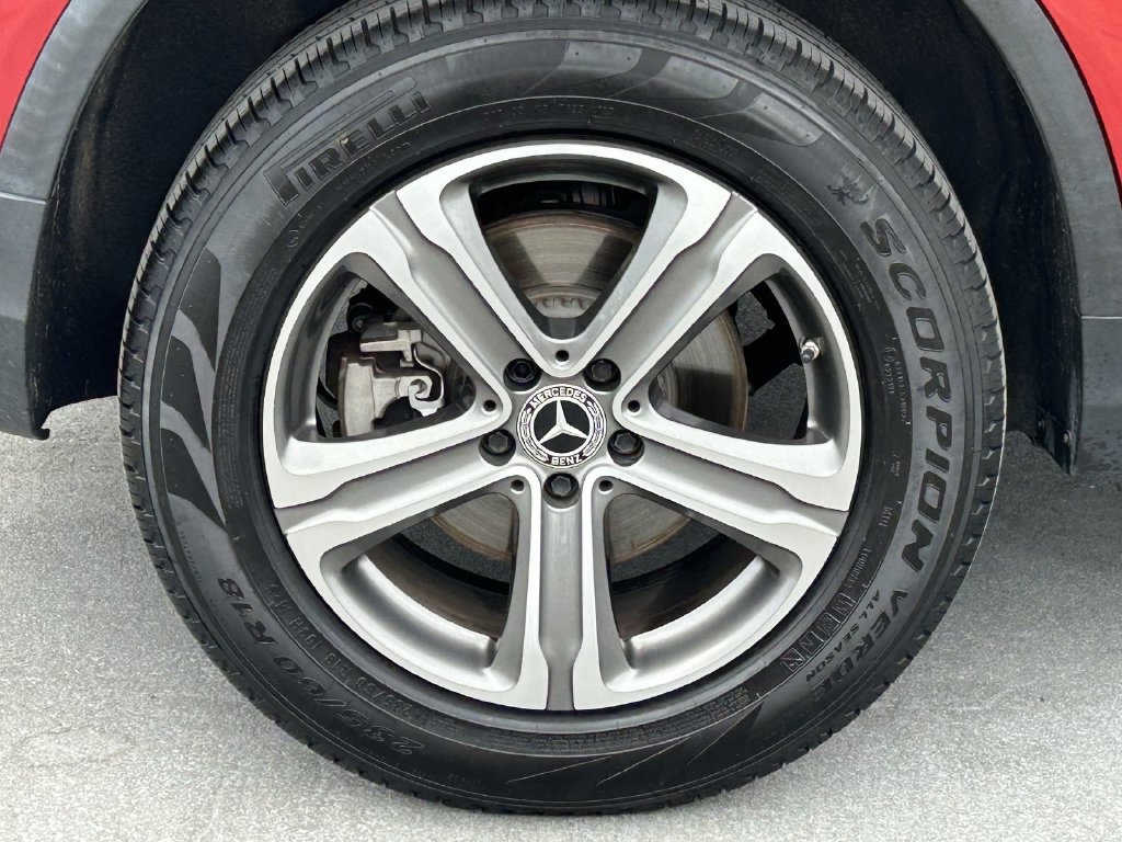 Used 2021 Mercedes-Benz GLC 300 4MATIC image 7