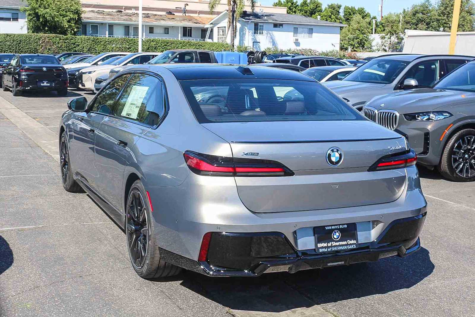 New 2026 BMW 750e xDrive w/ Premium Package image 11