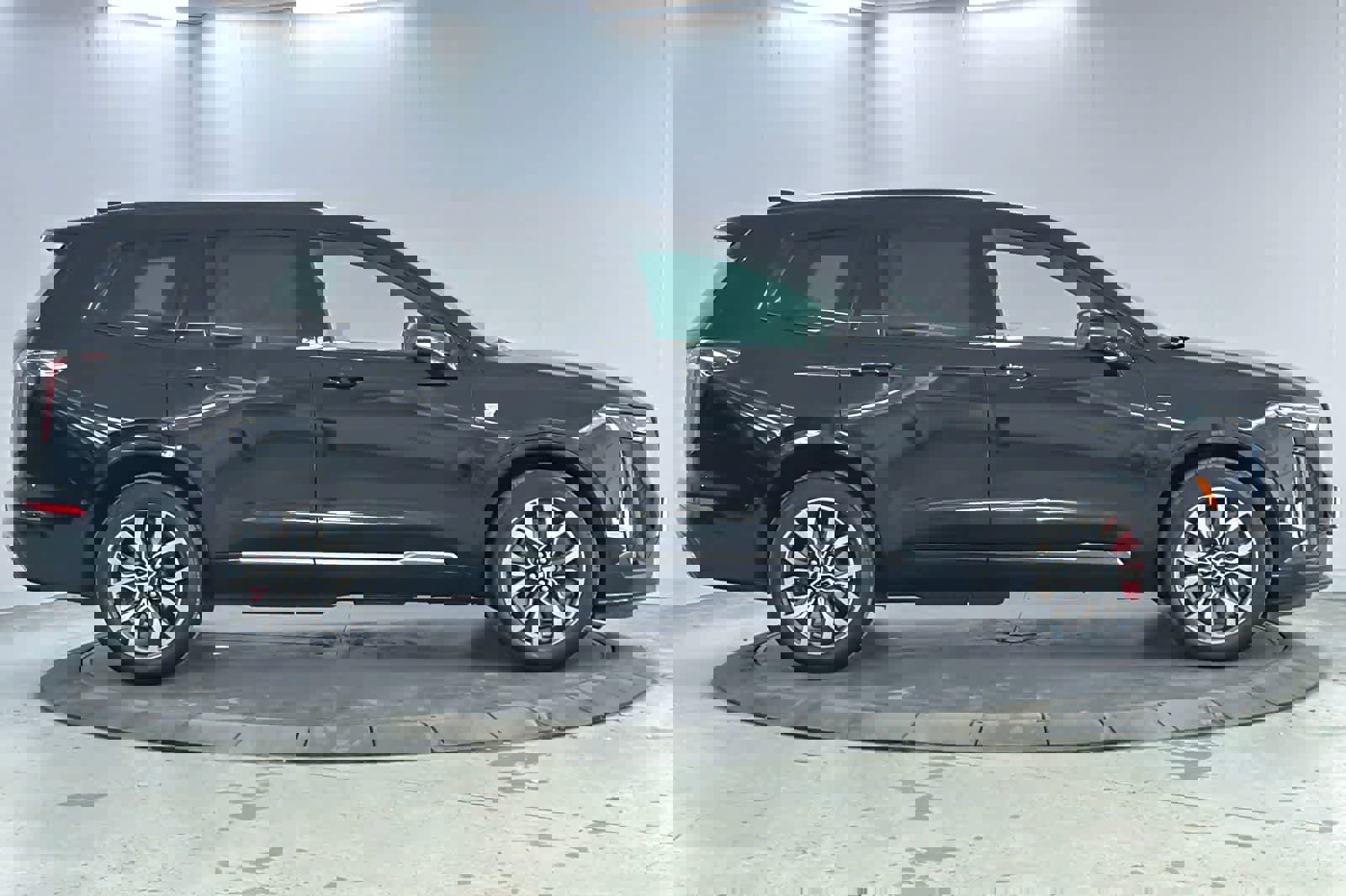 Used 2023 Cadillac XT6 Sport w/ Technology Package image 8