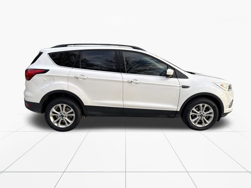 Used 2019 Ford Escape SEL image 10