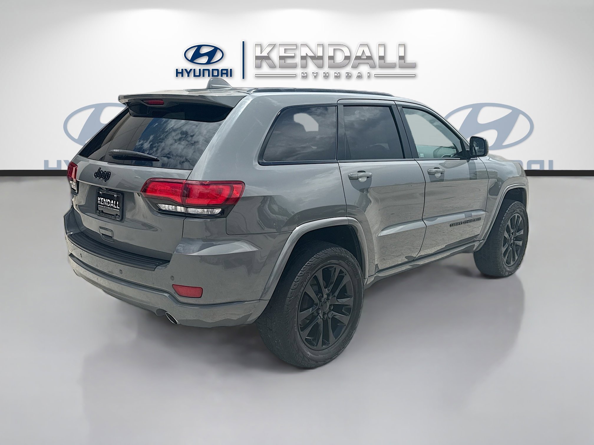 Used 2021 Jeep Grand Cherokee Laredo X RWD image 6
