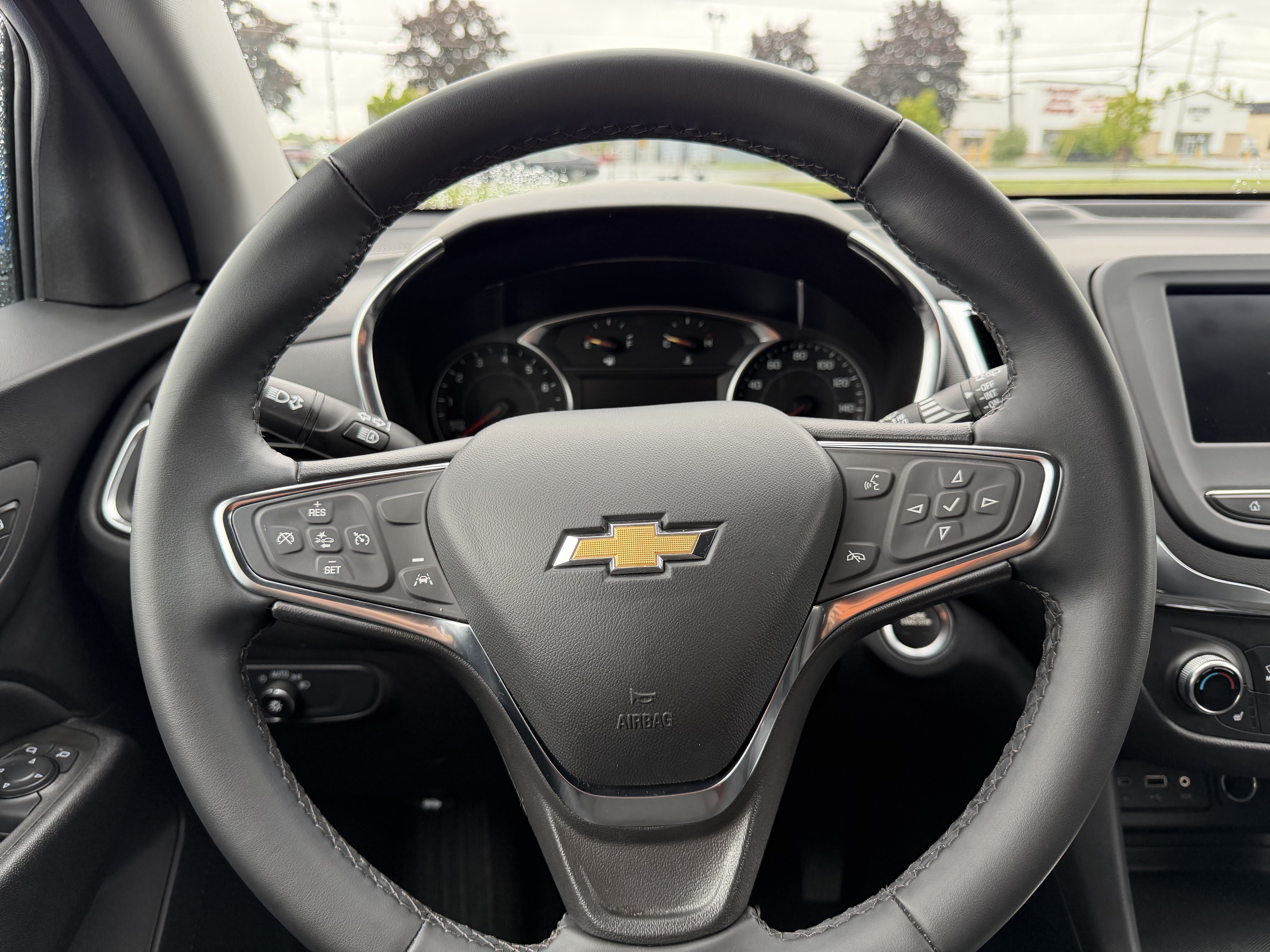 Used 2024 Chevrolet Equinox LT AWD/4WD image 13