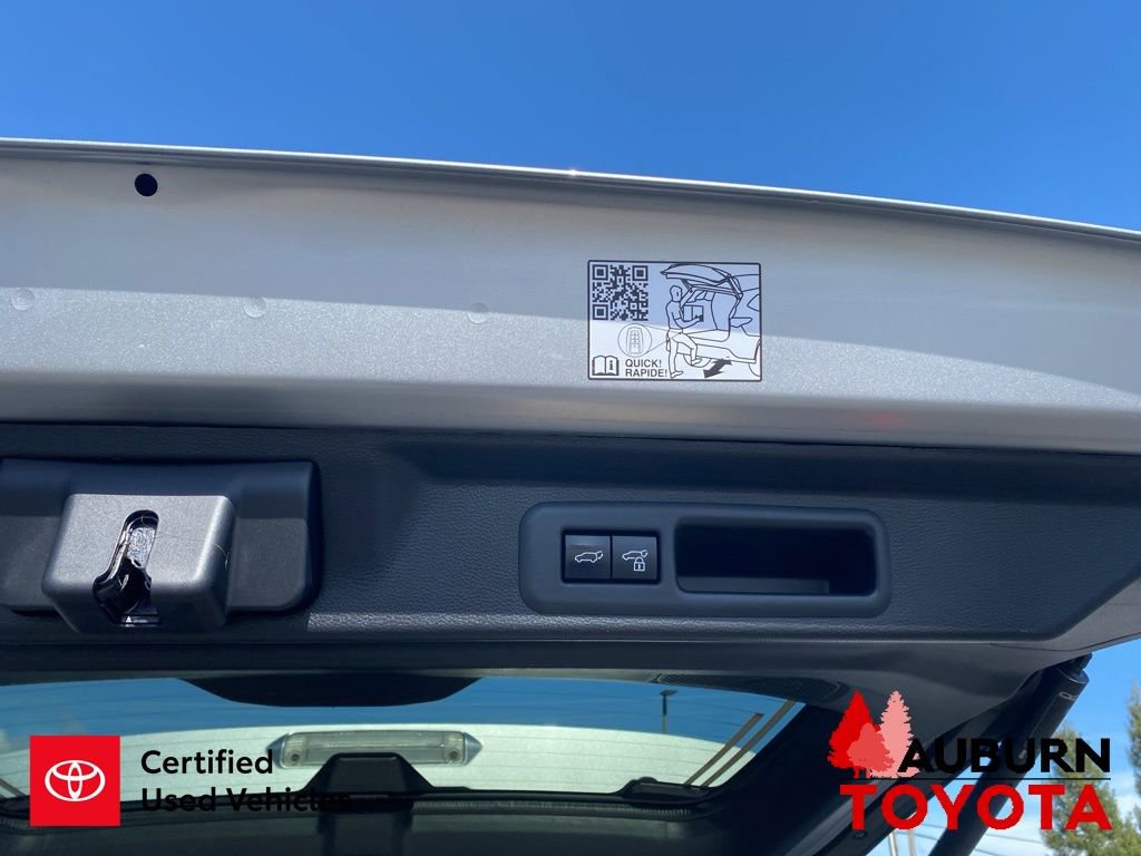 Used 2024 Toyota Sequoia Platinum AWD/4WD image 11
