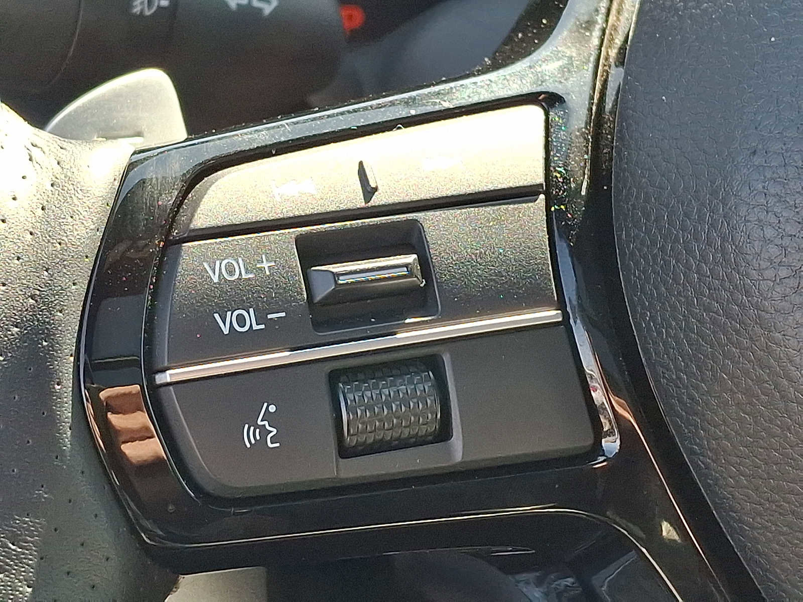 Certified 2025 Acura ADX A-Spec image 22