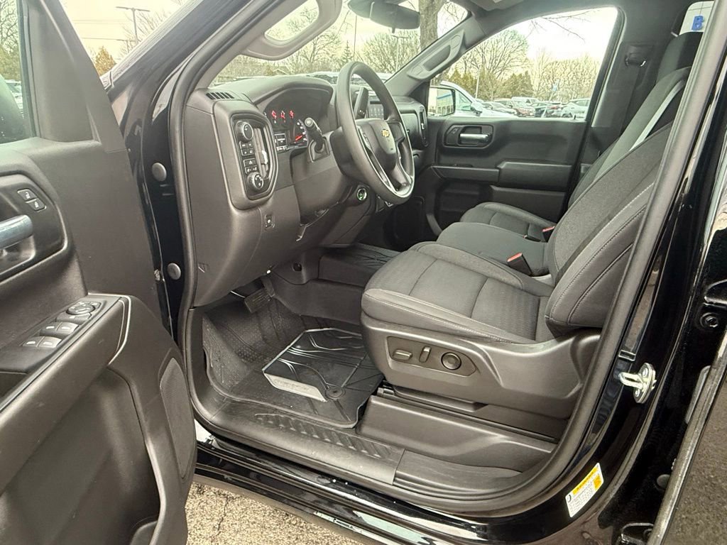 Used 2023 Chevrolet Silverado 1500 Custom image 13
