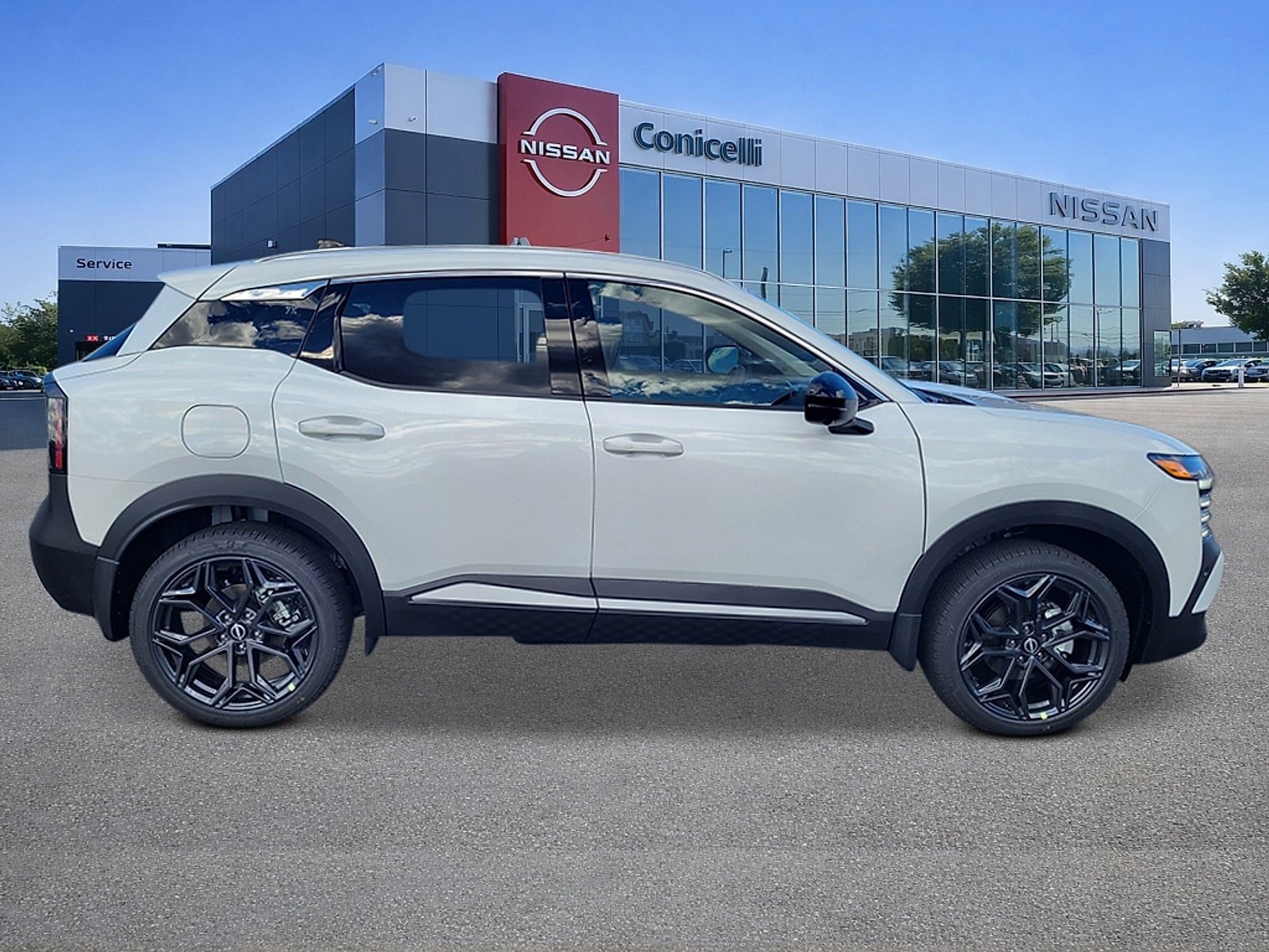 New 2026 Nissan Kicks SR AWD/4WD image 6