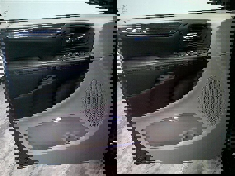 Used 2016 Dodge Grand Caravan SXT w/ Rear Park Assist Package image 26