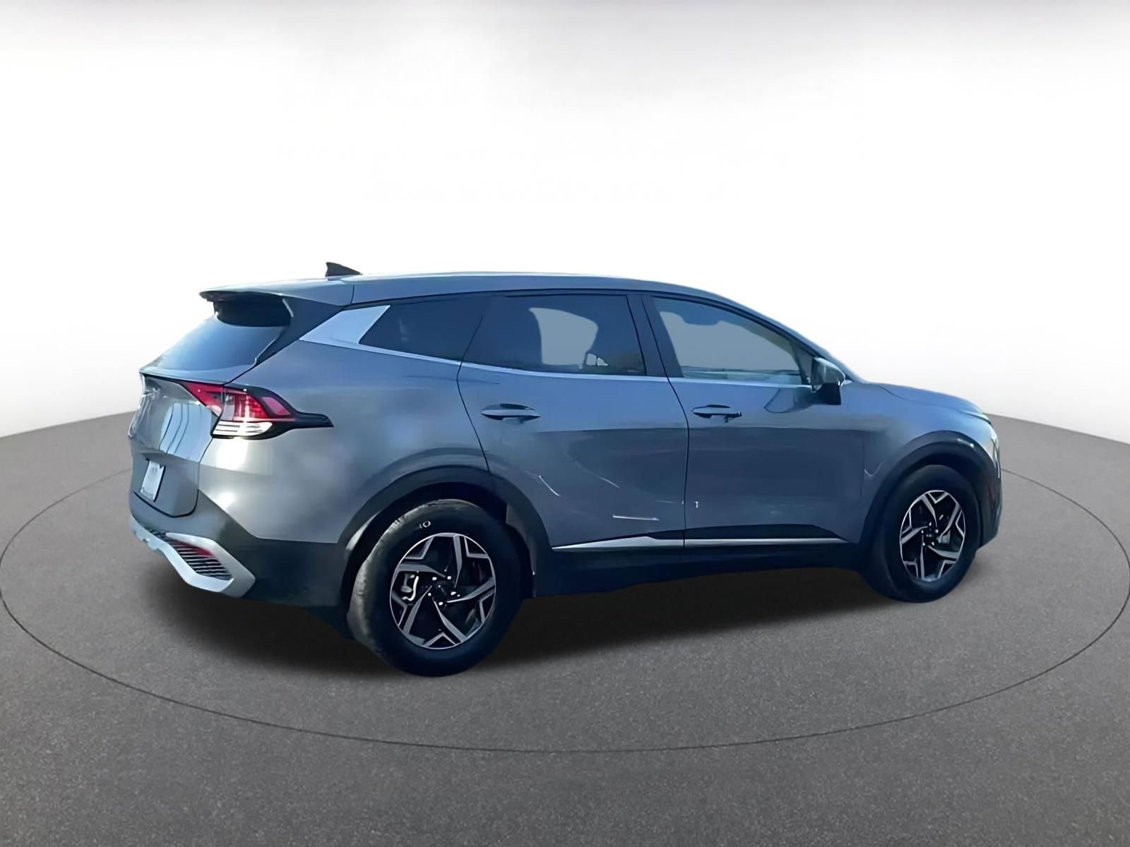 Used 2025 Kia Sportage LX image 12