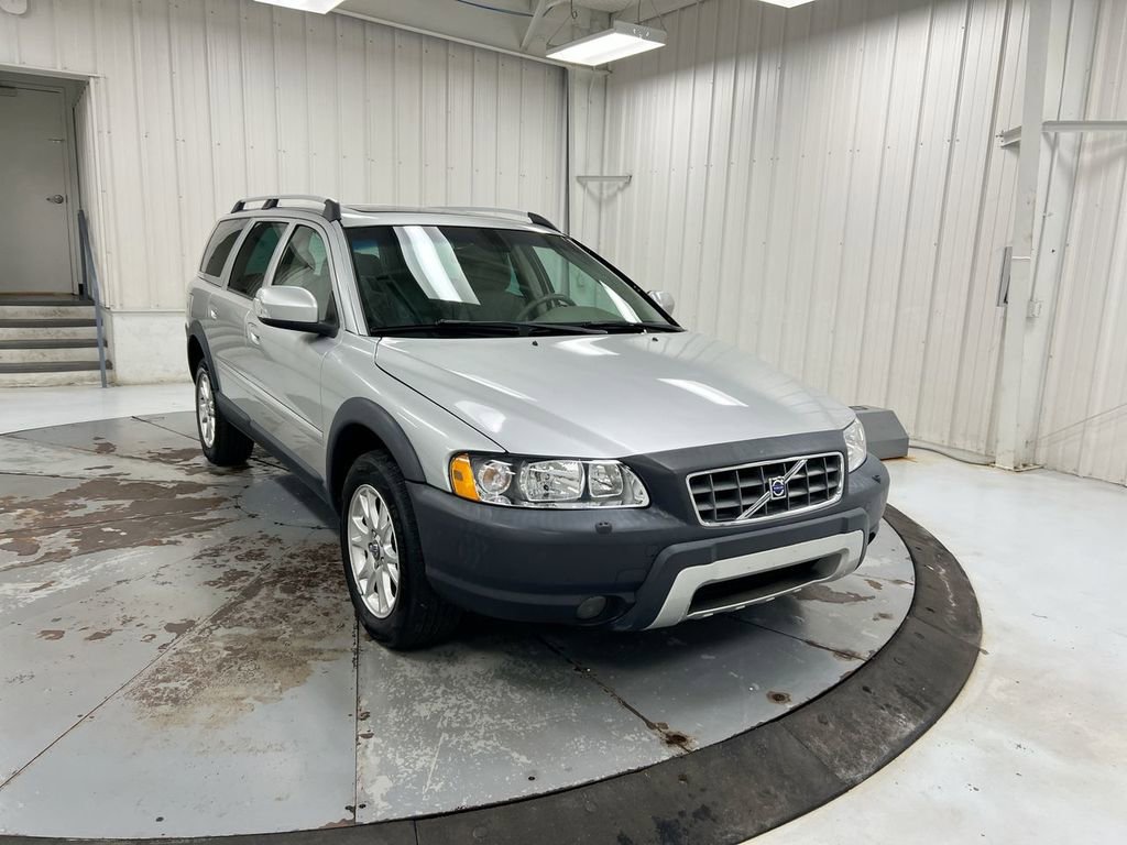 Used 2007 Volvo XC70 AWD/4WD image 2