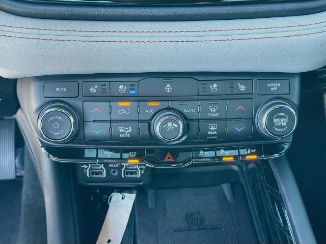 Used 2023 Dodge Durango Citadel RWD image 17